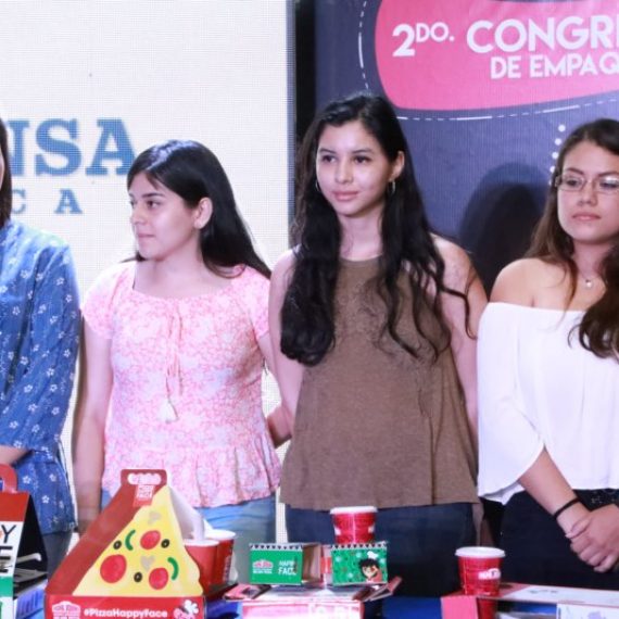 ESTUDIANTES DE DISEÑO GRÁFICO DE UNICAES MARCAN TENDENCIA EN PACKAGING 2017