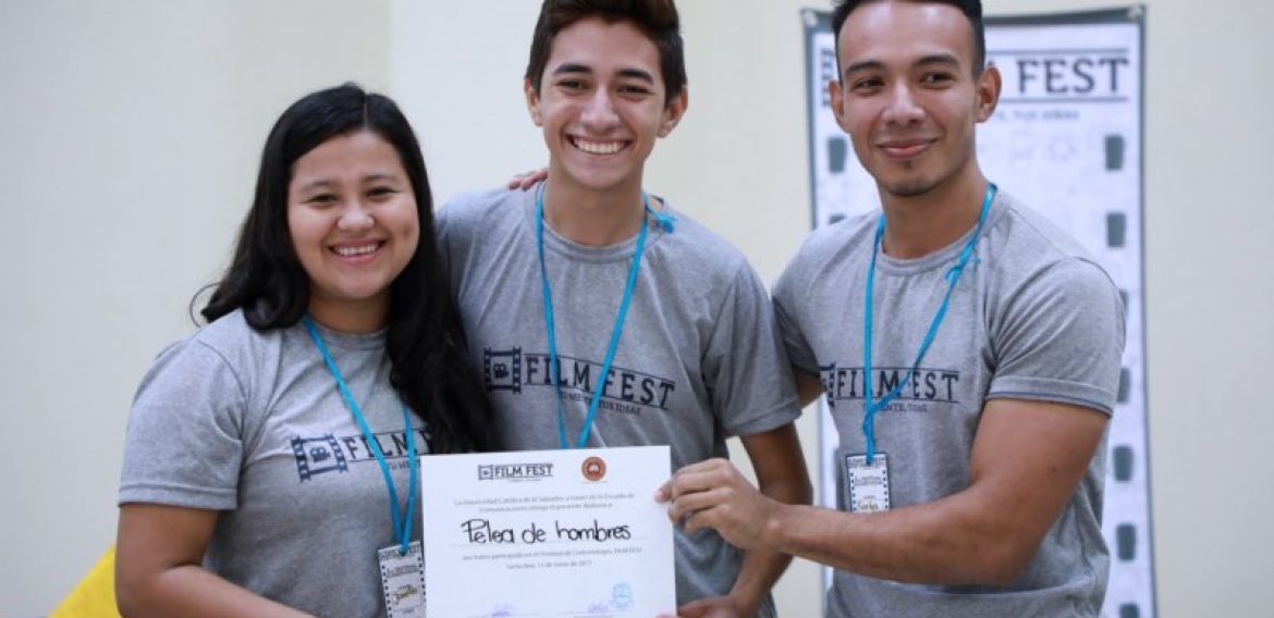 FILM FEST, UNA HISTORIA UNIVERSITARIA RESUMIDA EN PELÍCULA