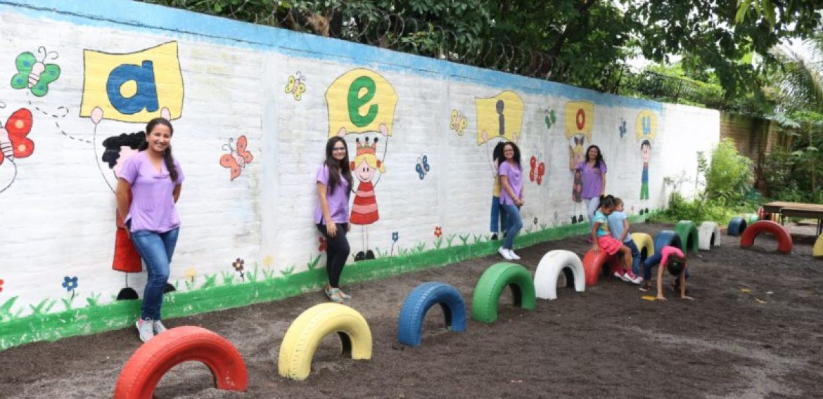 “Renovando mi Kinder”, una iniciativa social de estudiantes de Educación Inicial y Parvularia