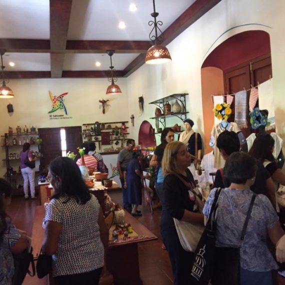 Festival del Barro, de un proyecto estudiantil a un encuentro turístico en El Salvador