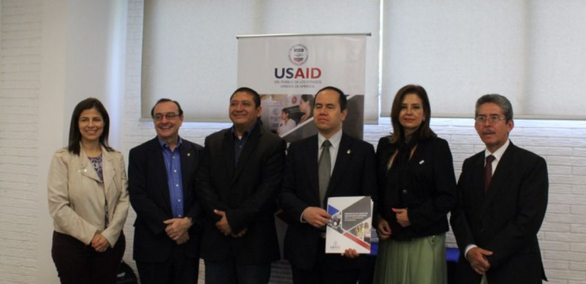 UNICAES PARTICIPA EN CONVENIO PARA GENERACIÓN DE ENERGÍA ELÉCTRICA