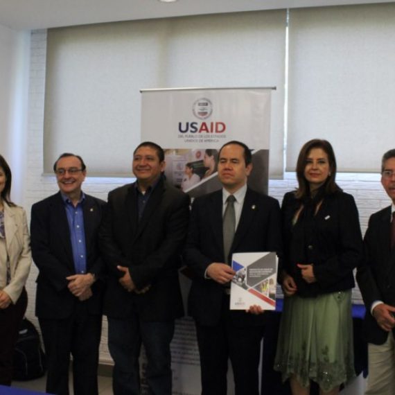 UNICAES PARTICIPA EN CONVENIO PARA GENERACIÓN DE ENERGÍA ELÉCTRICA
