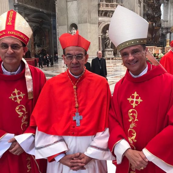 UNICAES SALUDA AL NUEVO CARDENAL GREGORIO ROSA CHÁVEZ