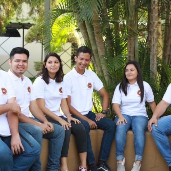 GUATEMALA: ARQUITECTOS DE UNICAES PARTICIPAN EN CÁTEDRA JORGE MONTES