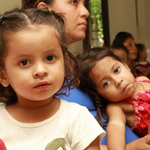 DESNUTRICIÓN INFANTIL, UN ESFUERZO DE INVESTIGACIÓN ENTRE UNICAES Y AVES