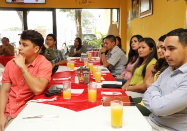 DESAYUNO CON EMPRENDEDORES: LA RECETA PERFECTA PARA ORIENTAR UN NEGOCIO