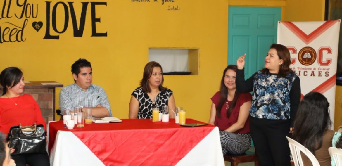 DESAYUNO CON EMPRENDEDORES: LA RECETA PERFECTA PARA ORIENTAR UN NEGOCIO