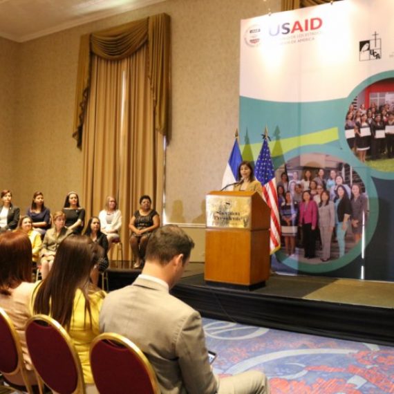 UNICAES SUMA A LA RED DE MUJERES LÍDERES EN EL SALVADOR