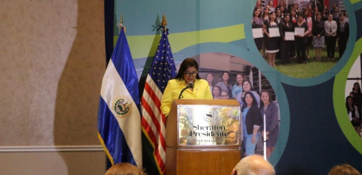 UNICAES SUMA A LA RED DE MUJERES LÍDERES EN EL SALVADOR