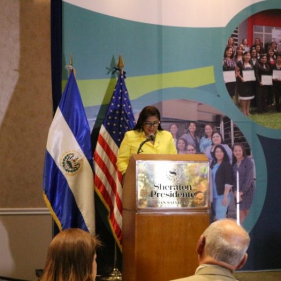 UNICAES SUMA A LA RED DE MUJERES LÍDERES EN EL SALVADOR