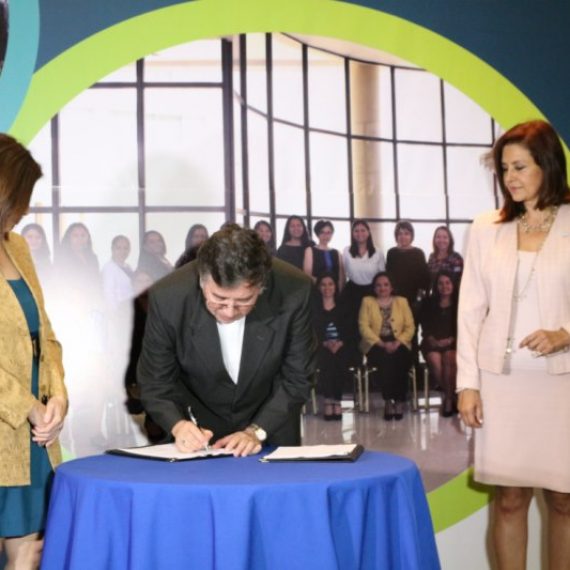 UNICAES SUMA A LA RED DE MUJERES LÍDERES EN EL SALVADOR