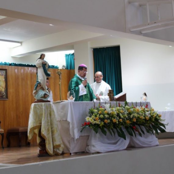 NUEVOS PROFESIONALES DE ENFERMERÍA AL SERVICIO DE LA COMUNIDAD