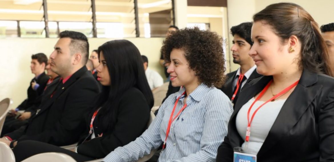 EMPRENDER PARA UN MEJOR FUTURO PROFESIONAL