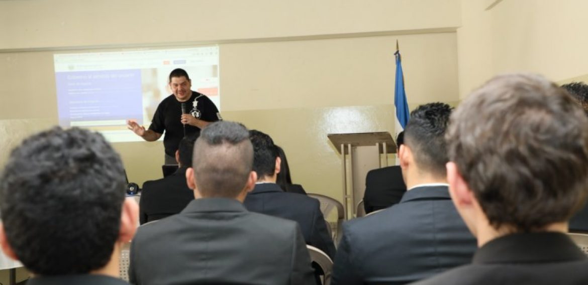 EMPRENDER PARA UN MEJOR FUTURO PROFESIONAL