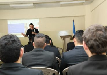 EMPRENDER PARA UN MEJOR FUTURO PROFESIONAL