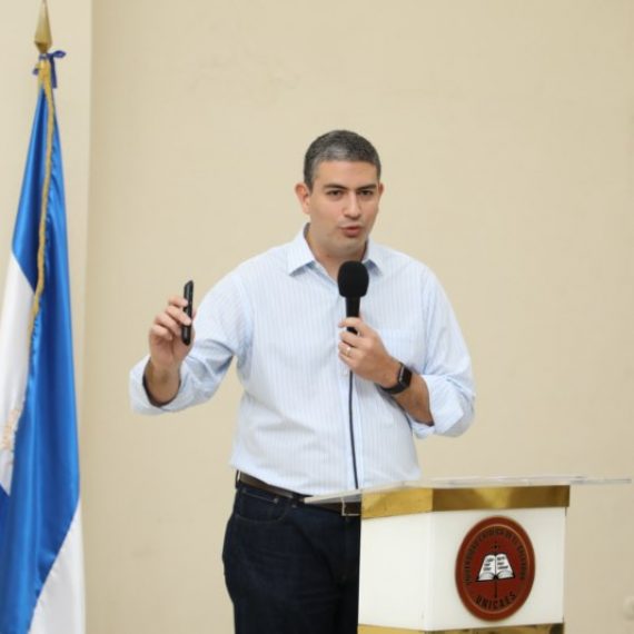 EMPRENDER PARA UN MEJOR FUTURO PROFESIONAL
