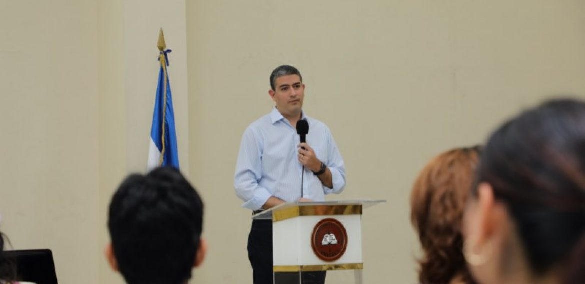EMPRENDER PARA UN MEJOR FUTURO PROFESIONAL