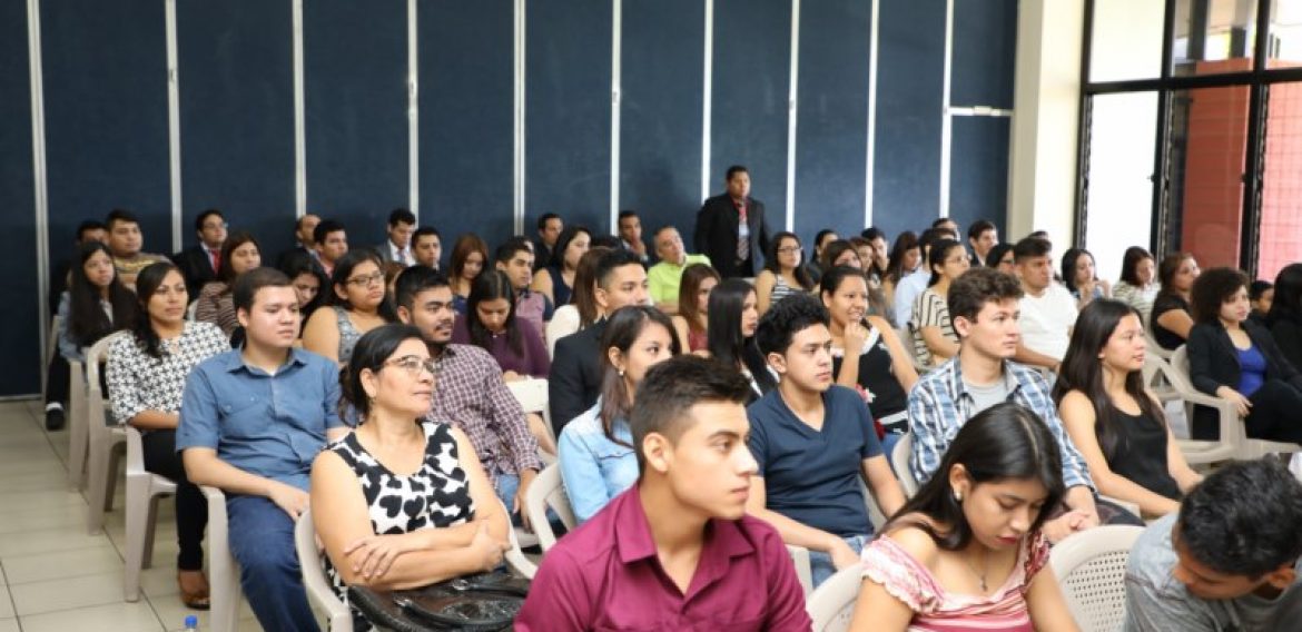 EMPRENDER PARA UN MEJOR FUTURO PROFESIONAL