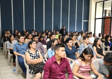 EMPRENDER PARA UN MEJOR FUTURO PROFESIONAL