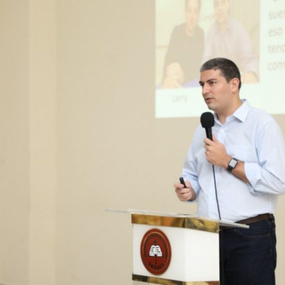 EMPRENDER PARA UN MEJOR FUTURO PROFESIONAL