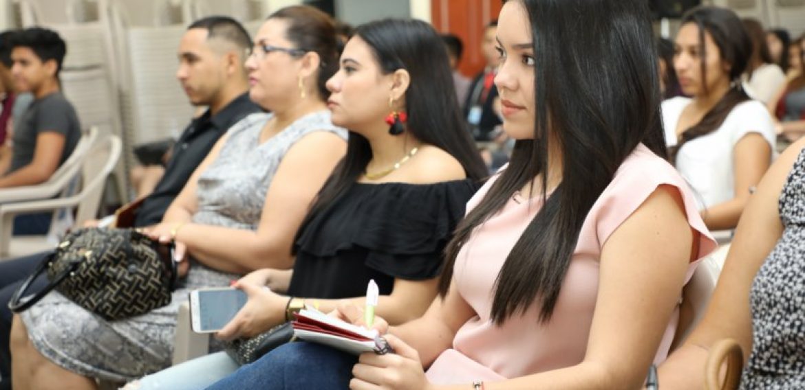 EMPRENDER PARA UN MEJOR FUTURO PROFESIONAL