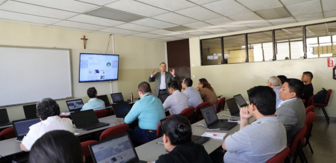 UNICAES capacita a docentes en herramientas de colaboración RedCLARA