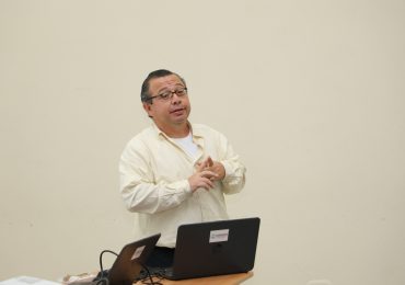 UNICAES Y USAID OTORGAN BECAS A ESTUDIANTES DE INGENIERÍA