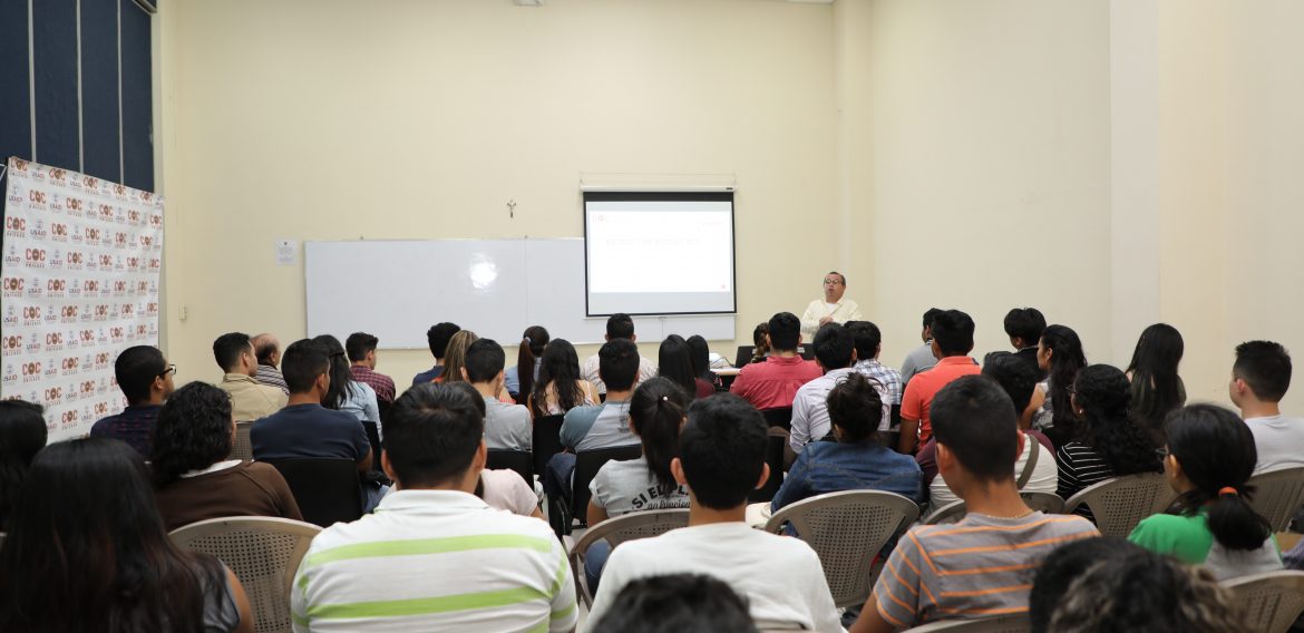 UNICAES Y USAID OTORGAN BECAS A ESTUDIANTES DE INGENIERÍA