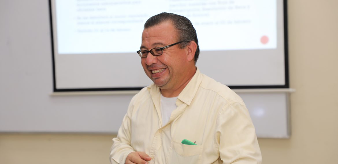UNICAES Y USAID OTORGAN BECAS A ESTUDIANTES DE INGENIERÍA