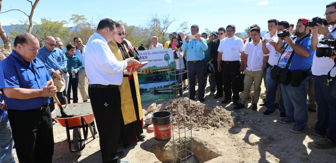 UNICAES INICIA CONSTRUCCIÓN DE CENTRO REGIONAL DE METAPÁN