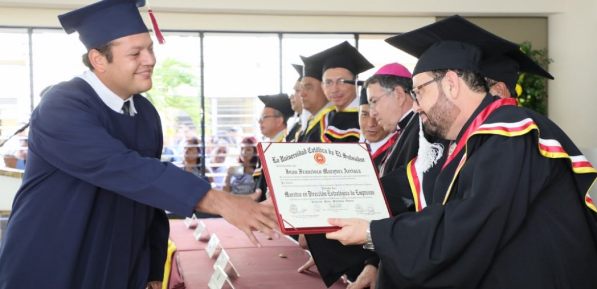 MAESTRÍAS UNICAES: CASOS DE ÉXITO PROFESIONAL
