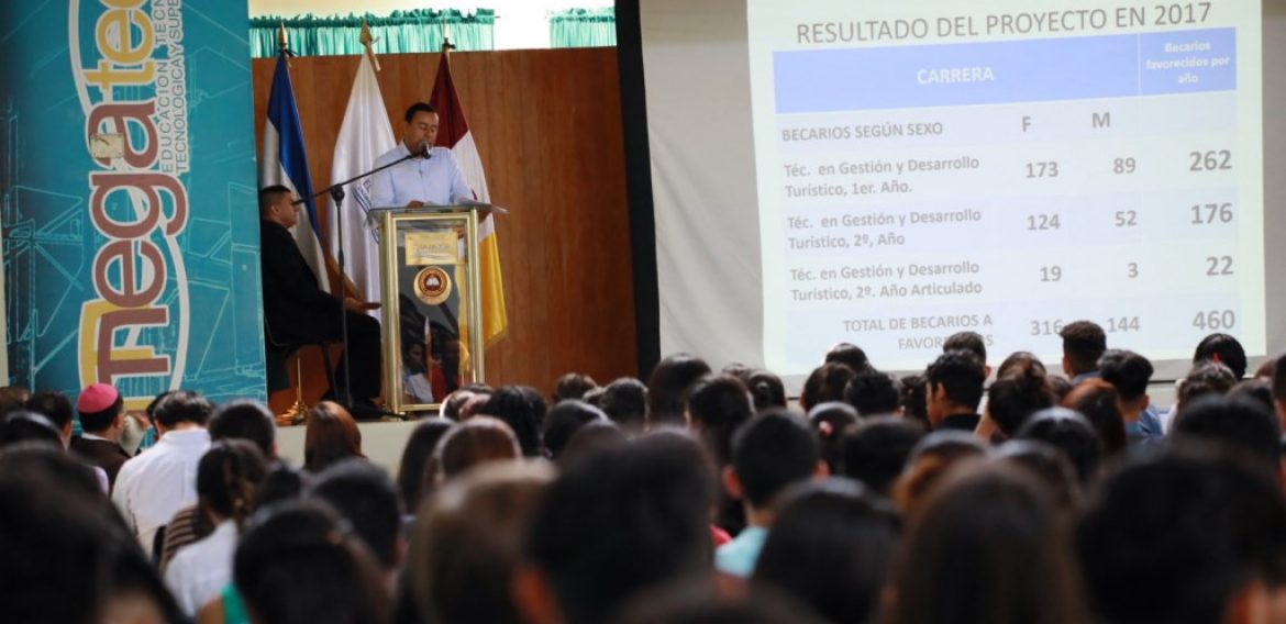 Justicia y transparencia: rendición de cuentas de becas y estipendios MINED 2017