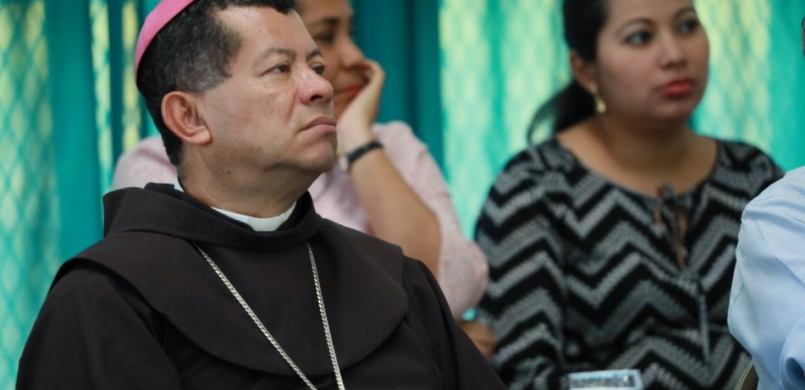 Justicia y transparencia: rendición de cuentas de becas y estipendios MINED 2017