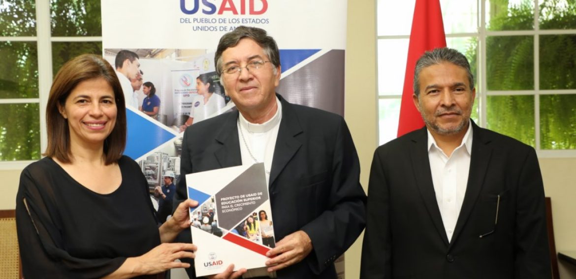 CONVENIO USAID/UNICAES: ACTUALIZACIÓN E IMPLEMENTACIÓN DE NUEVAS CARRERAS