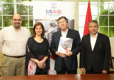 CONVENIO USAID/UNICAES: ACTUALIZACIÓN E IMPLEMENTACIÓN DE NUEVAS CARRERAS