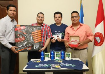 ESTUDIANTES UNICAES ENTRE LOS TRES MEJORES PROYECTOS DE INTERNET