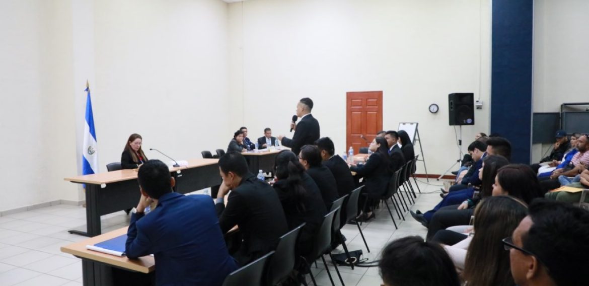 REPRESENTACIÓN DE LA FISCALIA GANA FINAL DEL XV CONCURSO DE LITIGACIÓN ORAL