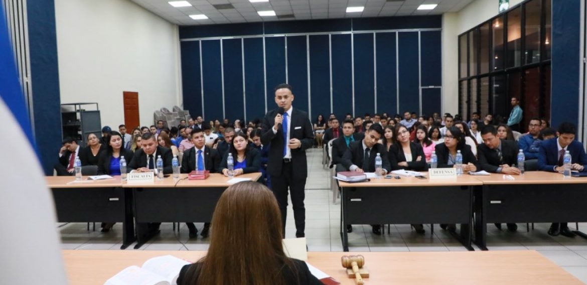 REPRESENTACIÓN DE LA FISCALIA GANA FINAL DEL XV CONCURSO DE LITIGACIÓN ORAL
