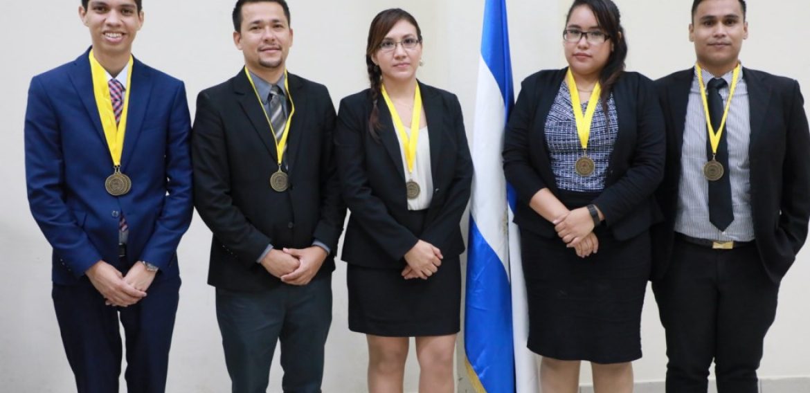 REPRESENTACIÓN DE LA FISCALIA GANA FINAL DEL XV CONCURSO DE LITIGACIÓN ORAL
