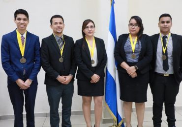 REPRESENTACIÓN DE LA FISCALIA GANA FINAL DEL XV CONCURSO DE LITIGACIÓN ORAL
