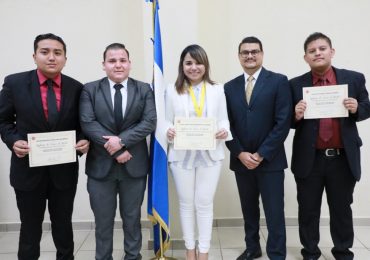 REPRESENTACIÓN DE LA FISCALIA GANA FINAL DEL XV CONCURSO DE LITIGACIÓN ORAL