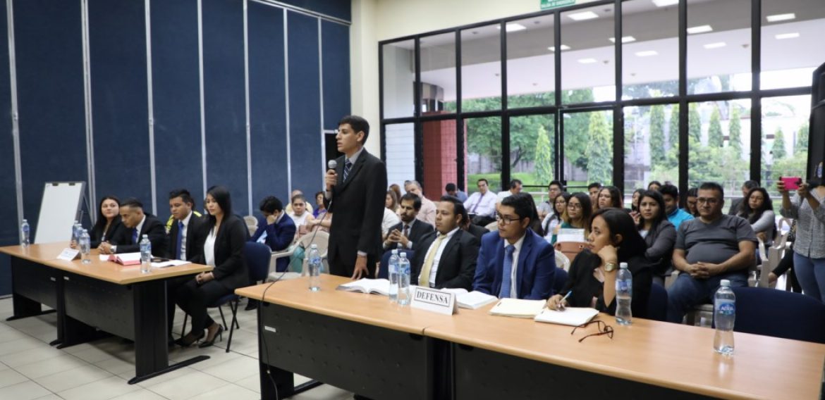 A UN PASO DE LA FINAL: CONCURSO DE TÉCNICAS DE LITIGACIÓN ORAL