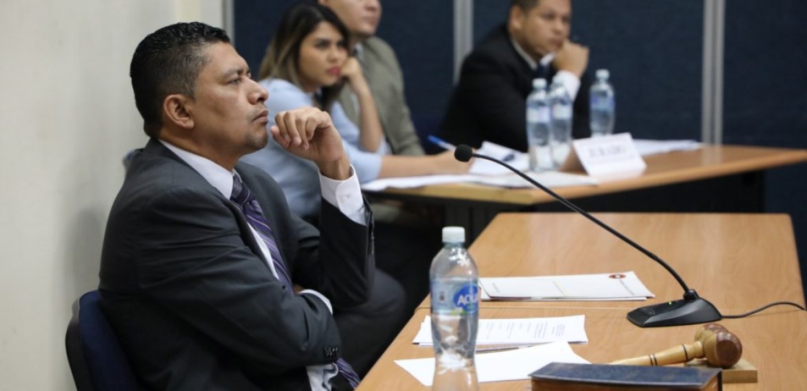 A UN PASO DE LA FINAL: CONCURSO DE TÉCNICAS DE LITIGACIÓN ORAL