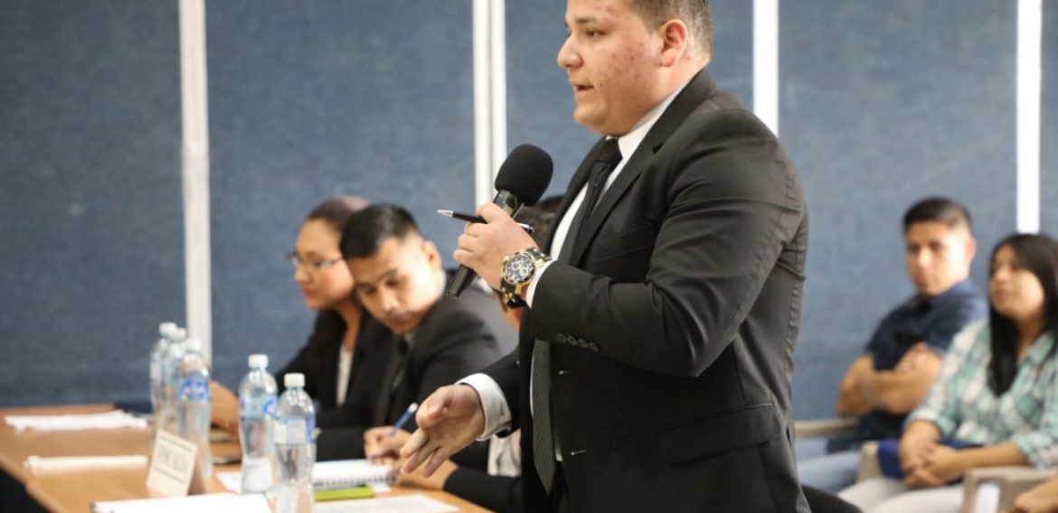 A UN PASO DE LA FINAL: CONCURSO DE TÉCNICAS DE LITIGACIÓN ORAL
