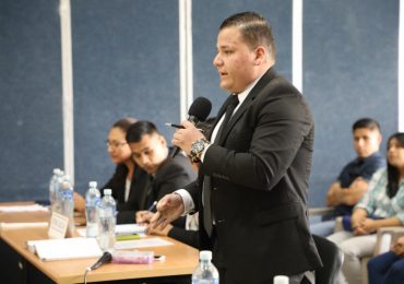 A UN PASO DE LA FINAL: CONCURSO DE TÉCNICAS DE LITIGACIÓN ORAL