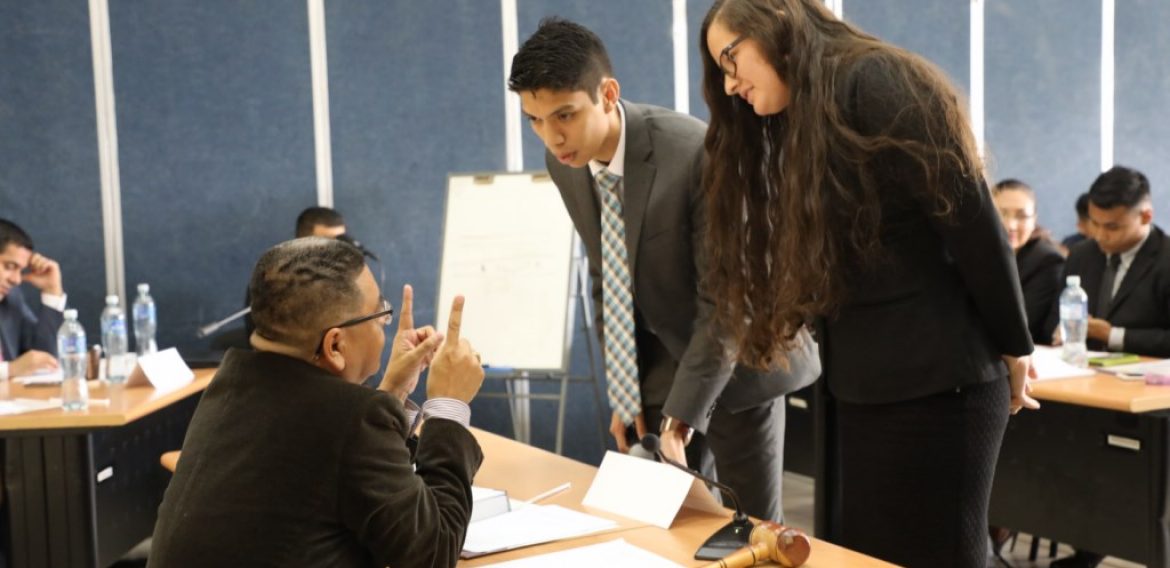 A UN PASO DE LA FINAL: CONCURSO DE TÉCNICAS DE LITIGACIÓN ORAL