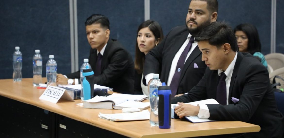A UN PASO DE LA FINAL: CONCURSO DE TÉCNICAS DE LITIGACIÓN ORAL