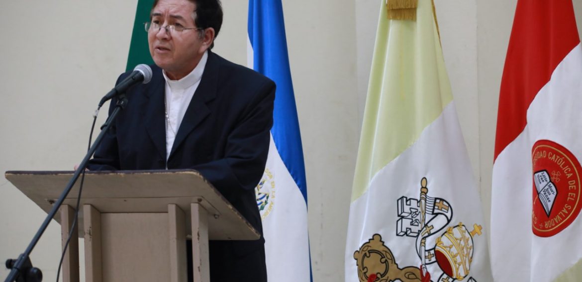 MINEC Y UNICAES APOYAN LA INDUSTRIA CON CAPACITACIÓN SOBRE DISEÑO DIGITAL DE CALZADO