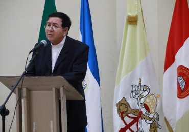 MINEC Y UNICAES APOYAN LA INDUSTRIA CON CAPACITACIÓN SOBRE DISEÑO DIGITAL DE CALZADO