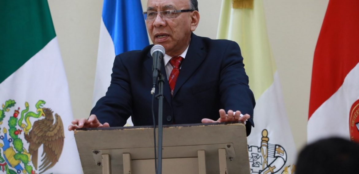 MINEC Y UNICAES APOYAN LA INDUSTRIA CON CAPACITACIÓN SOBRE DISEÑO DIGITAL DE CALZADO